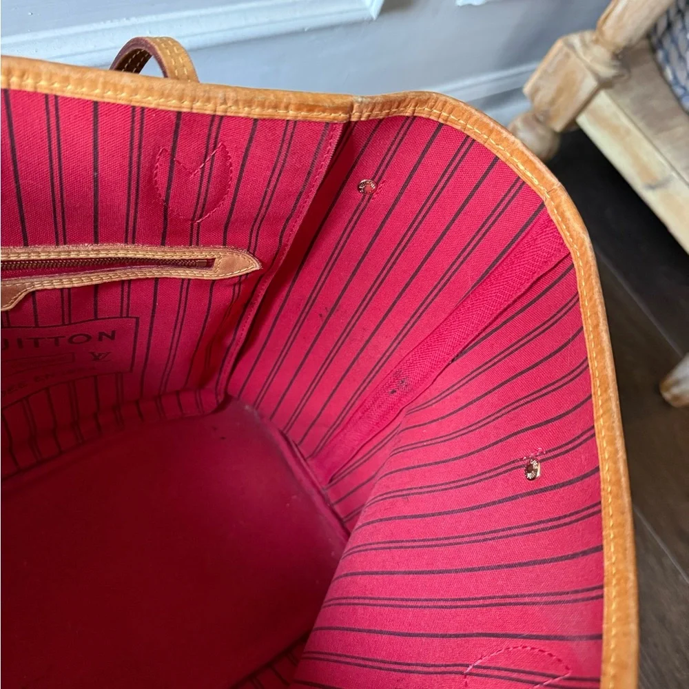 Authentic Louis Vuitton Neverfull MM - Picture 5 of 14